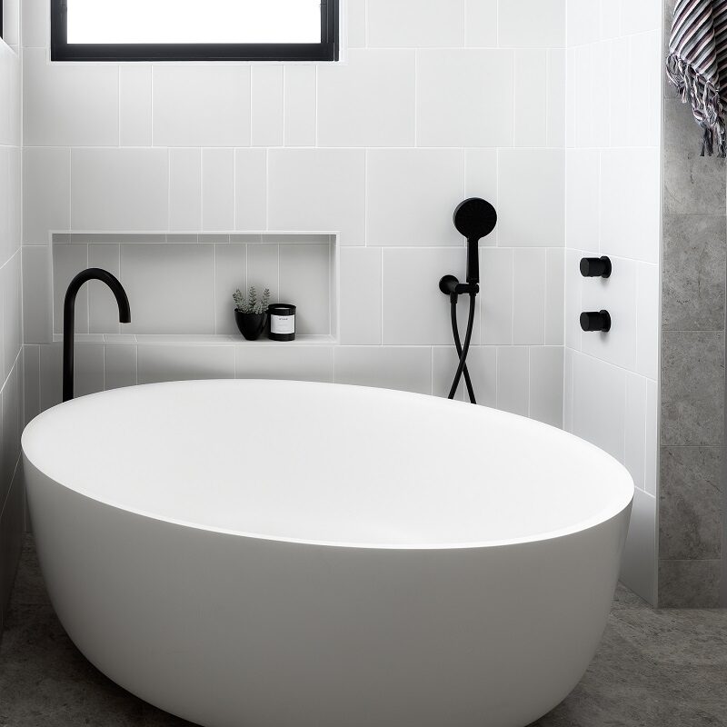 Bathtub Buying Guide: Find Your Perfect Soak Today